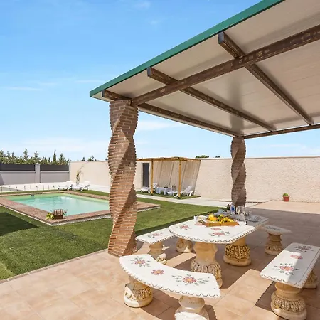 Holiday home Lola Lantejuela *